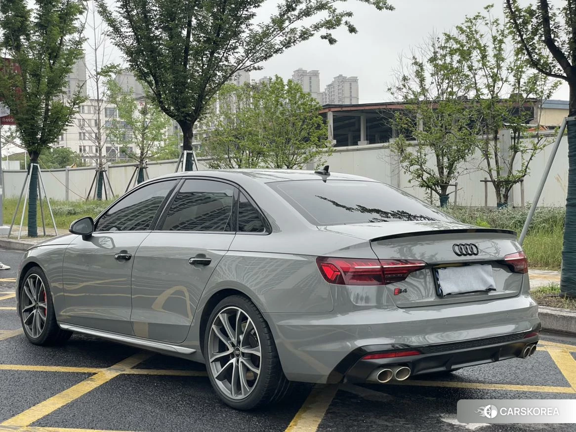 Audi S4 2020 Темно-серый из Китая, фото 4