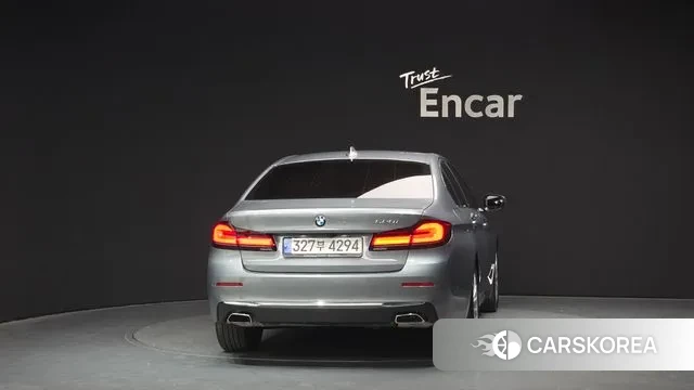 BMW 5 Series (G30) id 3372583 из Кореи 14