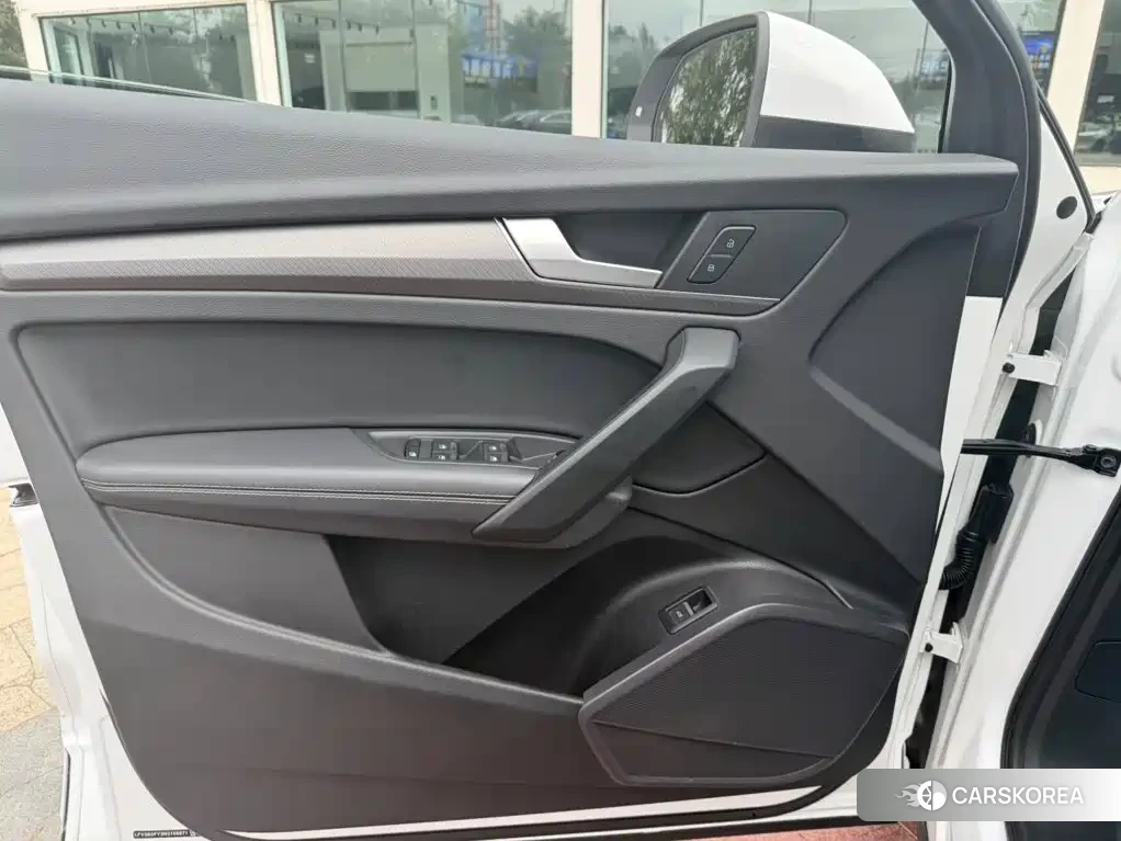 Audi Q5L id 4655134 из Китая 24