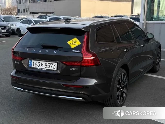 Volvo V60 Cross-Country 2nd Generation id 3690244 из Кореи 11