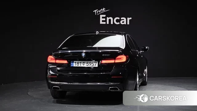 BMW 5 Series (G30) id 3038383 из Кореи 14