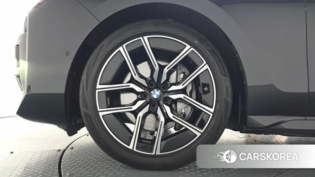 BMW 7 Series (G70) id 4578707 из Кореи 32