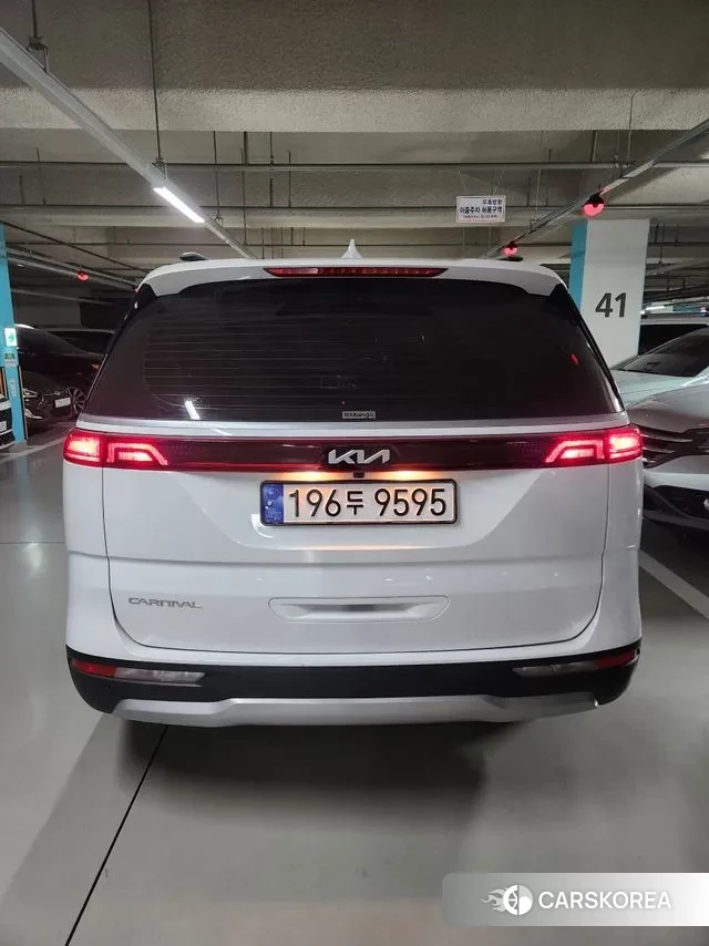 Kia Carnival 4th generation 2023 Белый из Кореи, фото 4