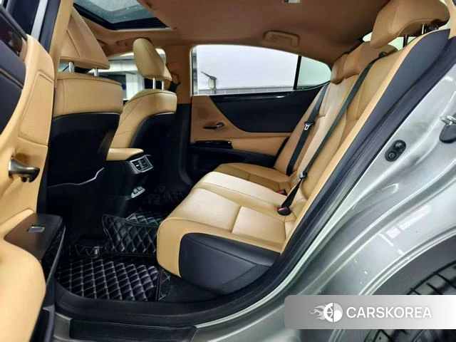Lexus ES id 4321290 из Китая 16