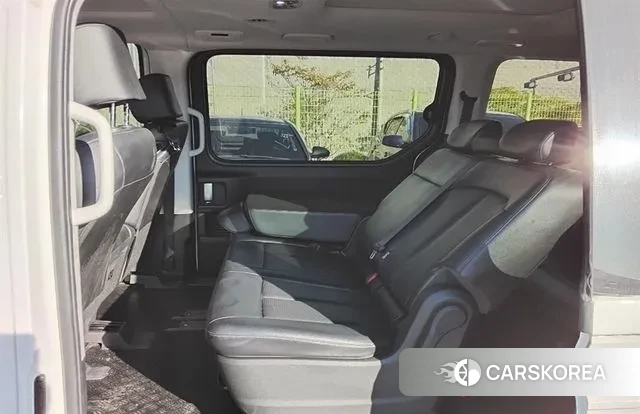 Hyundai Staria 2022 Белый из Кореи, фото 5