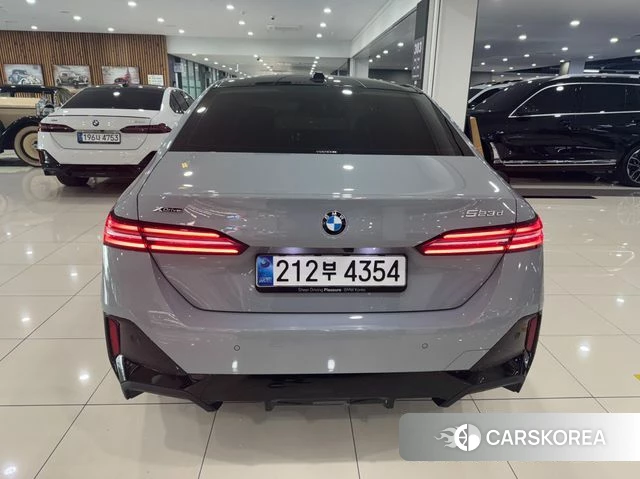 BMW 5 Series (G60) id 4266220 из Кореи 9