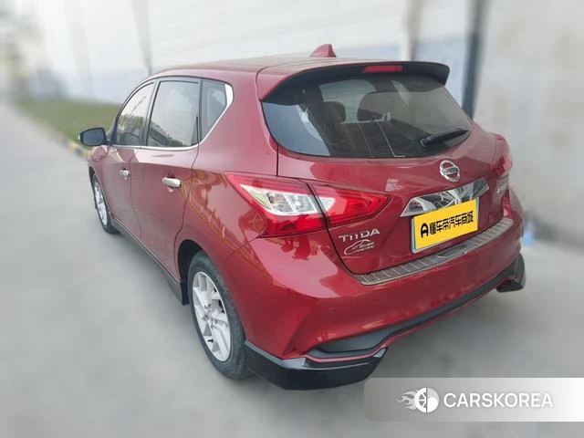 Nissan TIIDA 2021 Красный из Китая, фото 4