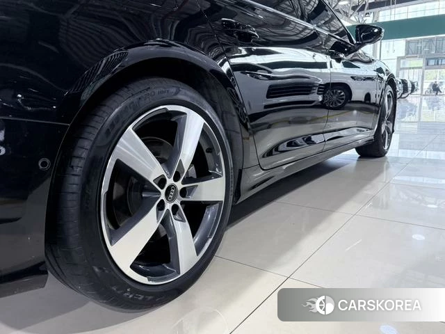Audi A6L id 4259274 из Китая 17