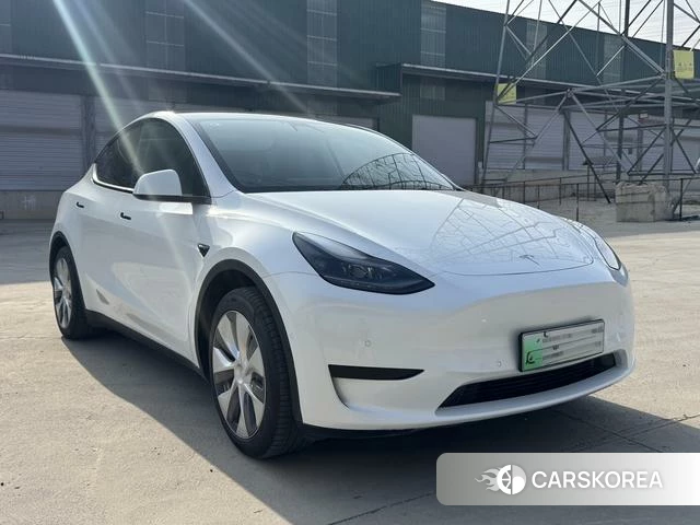 Tesla Model Y 2023 Белый из Китая, фото 5