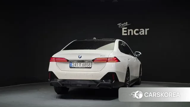 BMW 5 Series (G60) id 3679420 из Кореи 14