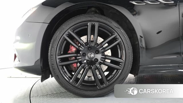 Maserati Ghibli id 3954861 из Кореи 14