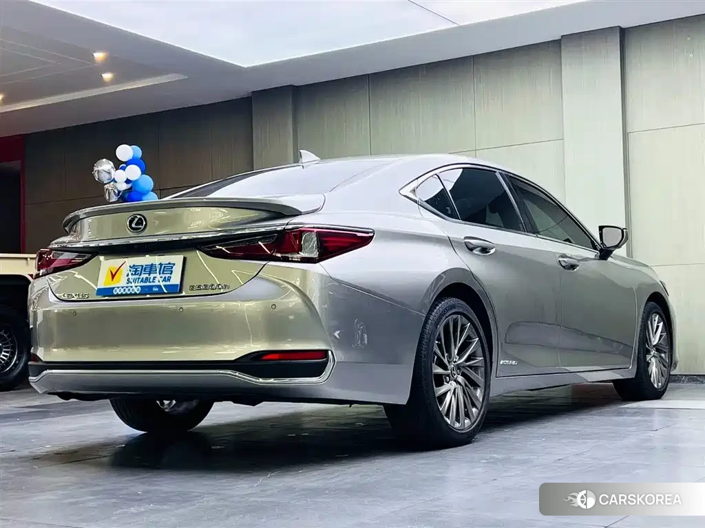 Lexus ES id 4576690 из Китая 12