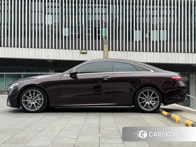 Mercedes-Benz E-class (imported) 2022 Коричневый из Китая, фото 4