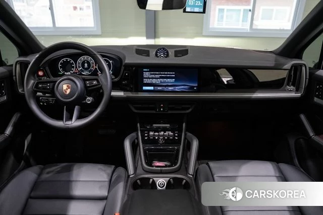 Porsche Cayenne (PO536) 2025 Светло-серебряный цвет из Кореи, фото 4