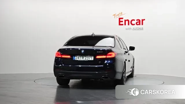 BMW 5 Series (G30) id 3630842 из Кореи 14