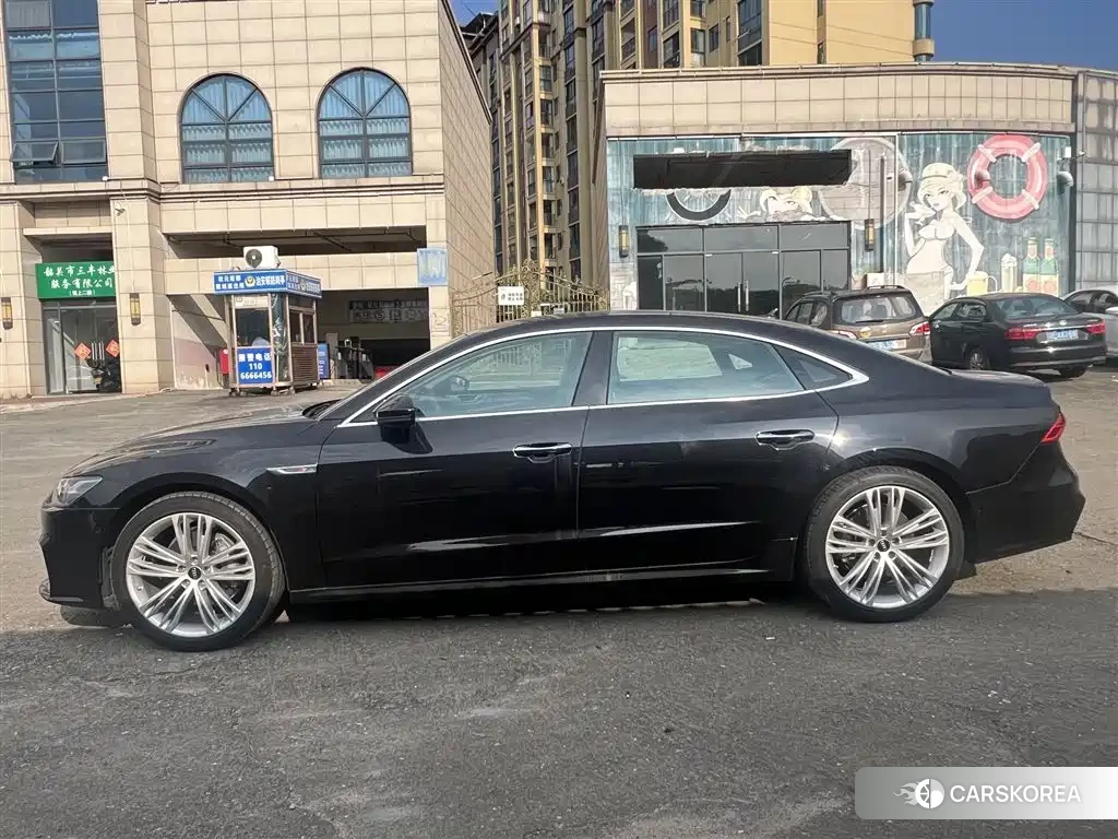 Audi A7L 2026 Черный из Китая, фото 4
