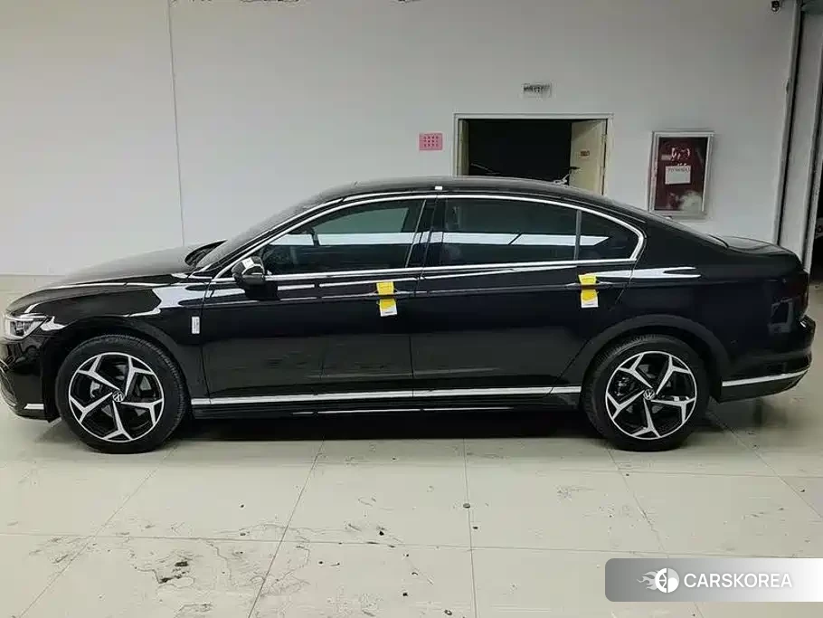 Volkswagen Magotan 2026 Черный из Китая, фото 4