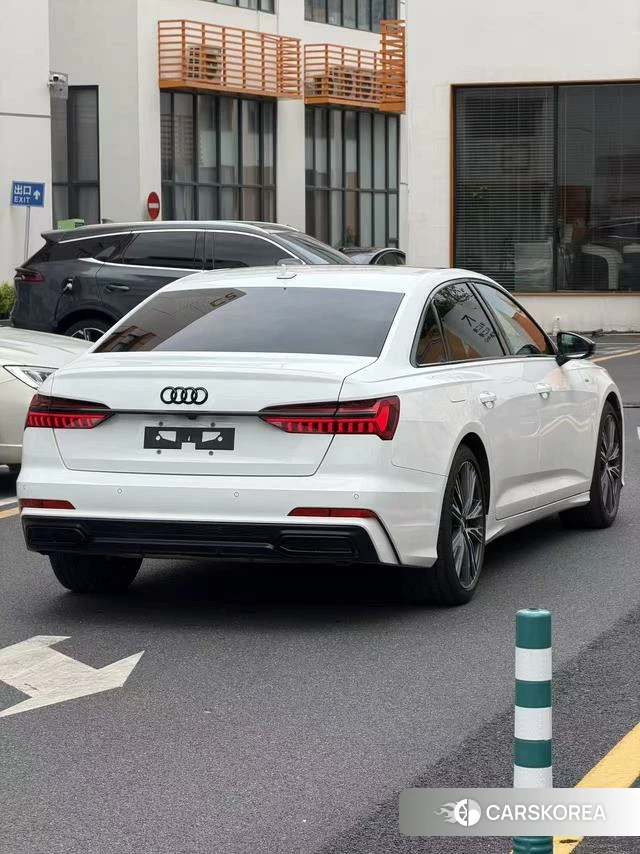 Audi A6L 2021 Белый из Китая, фото 4