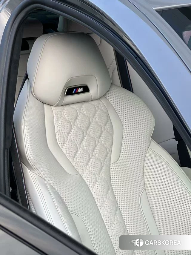 BMW 5 series (imported) 2022 Серебристо-серый из Китая, фото 5