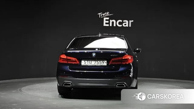 BMW 5 Series (G30) id 3284774 из Кореи 14