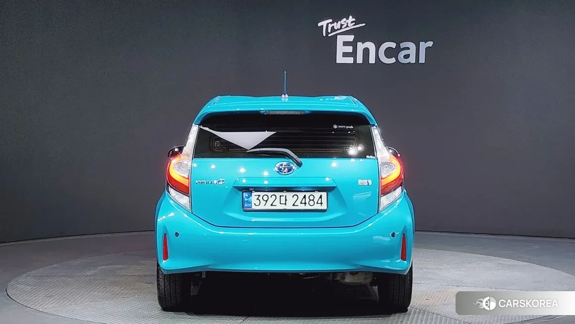 Toyota Prius C id 2142195 из Кореи 14