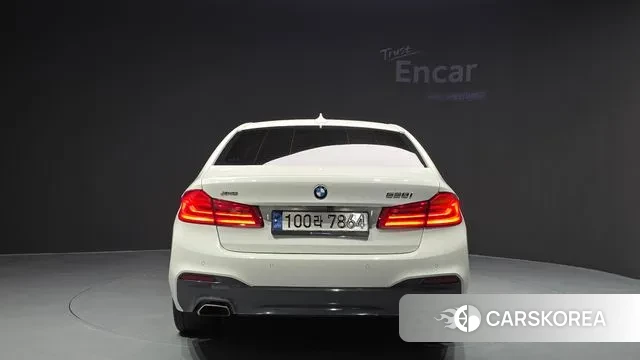 BMW 5 Series (G30) id 3413429 из Кореи 14