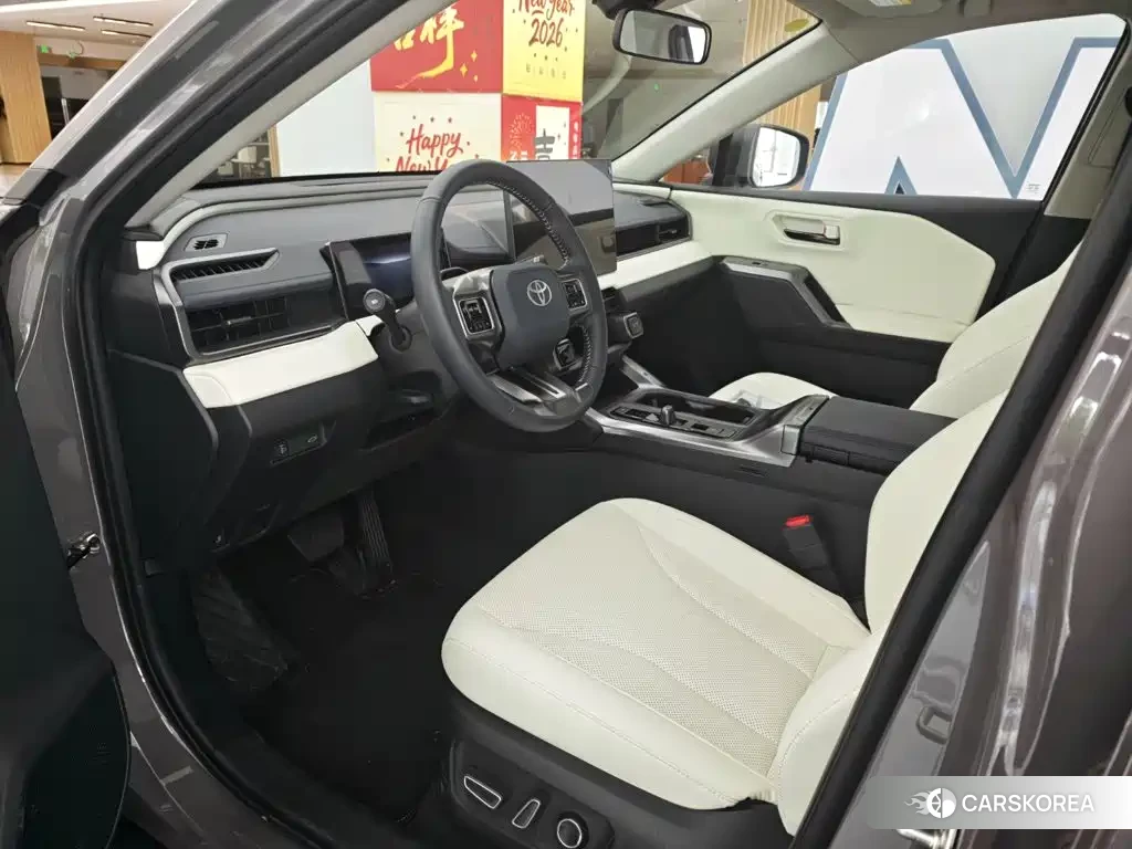 Toyota RAV4 2026 Silver/gray из Китая, фото 6