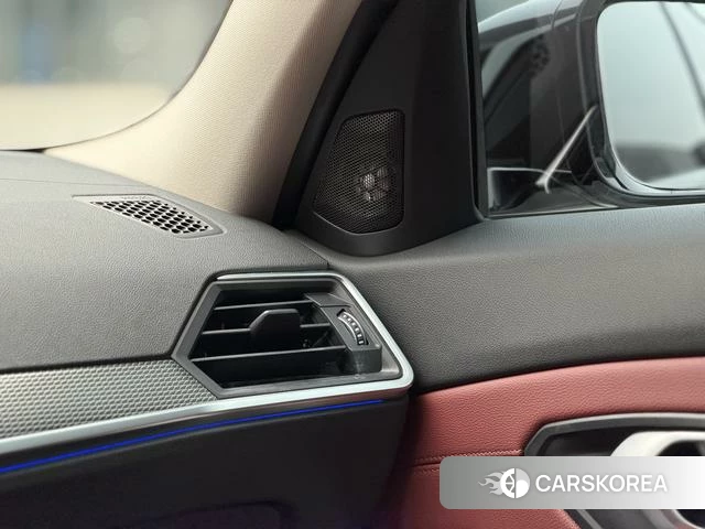 BMW 3 series 2022 Белый из Китая, фото 4