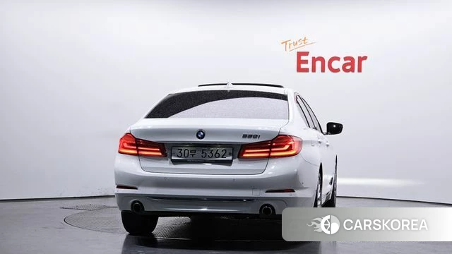 BMW 5 Series (G30) id 3873434 из Кореи 14