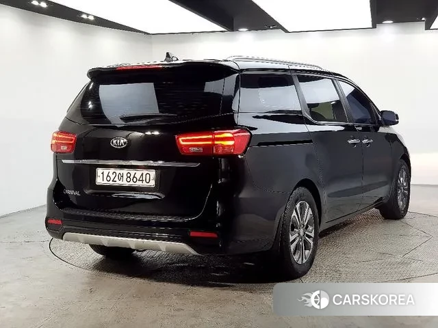 Kia The New Carnival id 3592947 из Кореи 14
