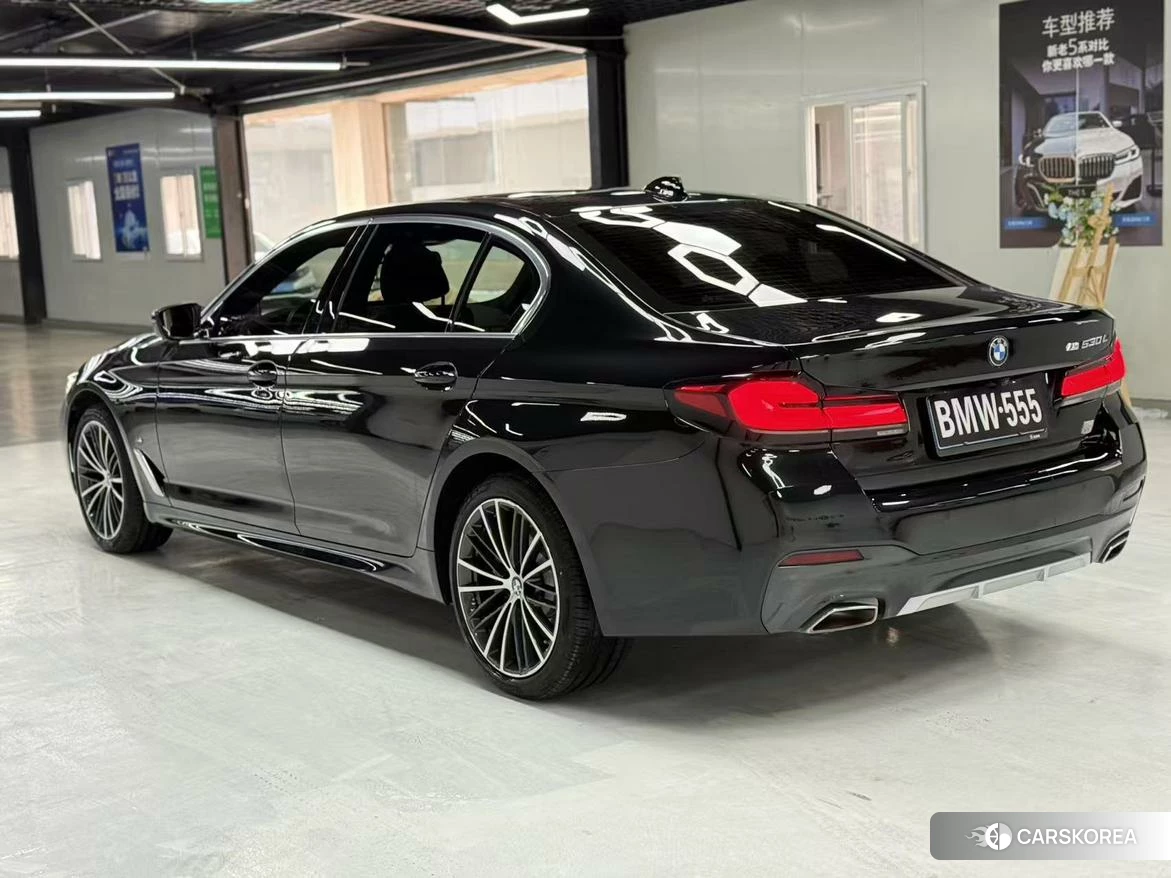 BMW 5 series 2023 Черный из Китая, фото 4