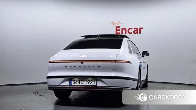 Hyundai Grandeur (GN7) id 3036681 из Кореи 14