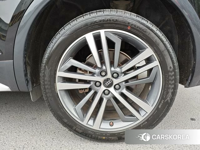 Audi Q5L id 4264194 из Китая 14