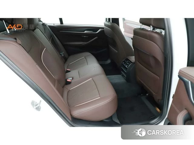BMW 5 series 2022 Белый из Китая, фото 4