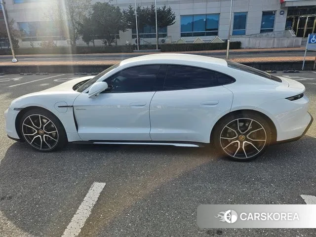 Porsche Taycan 2023 Белый из Кореи, фото 4