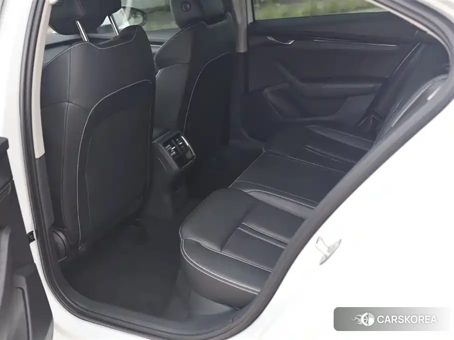 Skoda Octavia id 4589227 из Китая 16