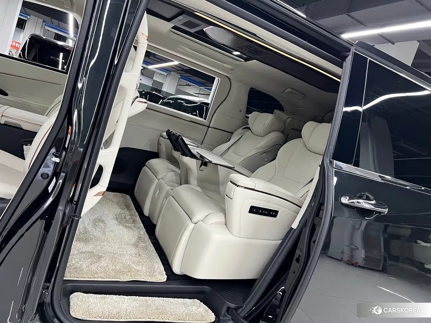 Lexus LM id 4664515 из Китая 21