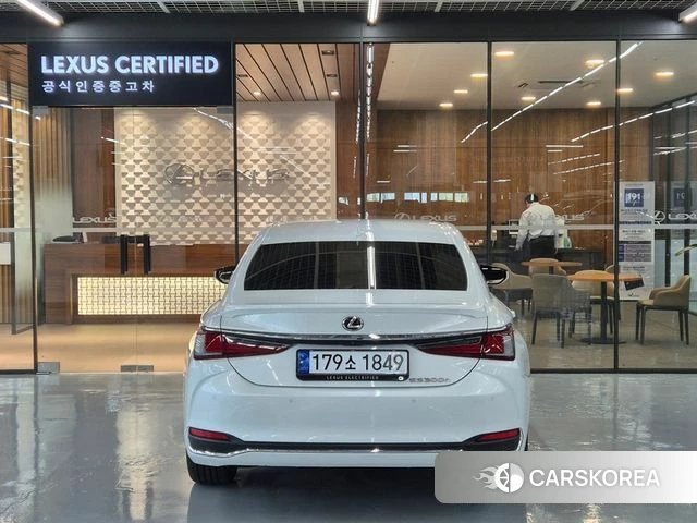 Lexus ES300h 7th generation id 4847982 из Кореи 13