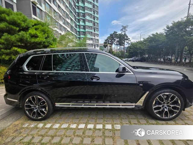 BMW X7 (G07) 2024 Черный из Кореи, фото 6
