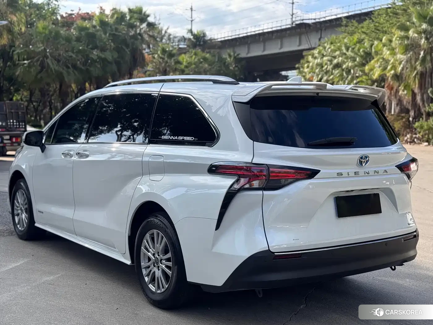 Toyota Sienna 2023 Белый из Китая, фото 5