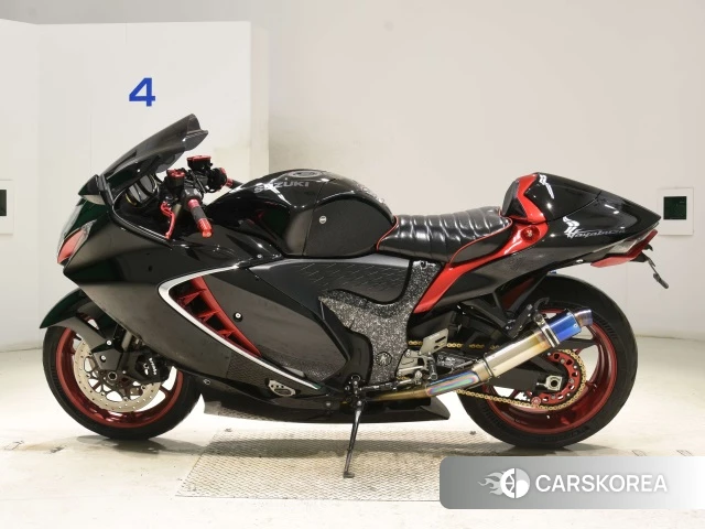Suzuki GSX1300R HAYABUSA 2022 из Японии