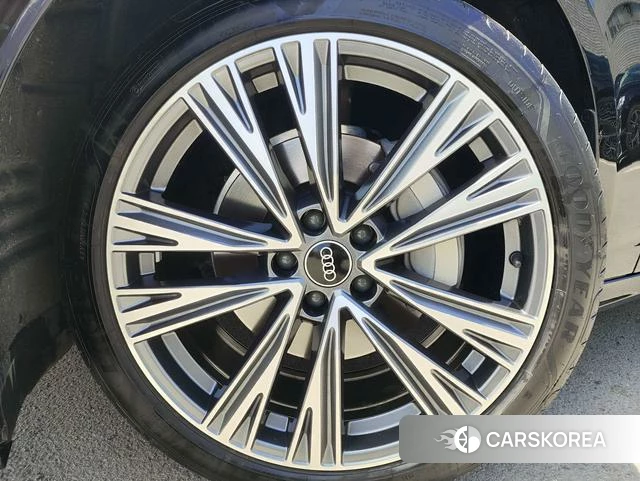 Audi A6L id 4297791 из Китая 11