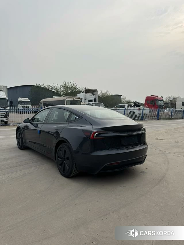 Tesla Model 3 2026 Темно-серый из Китая, фото 5