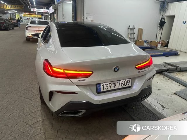 BMW 8 Series (G15) 2023 Белый из Кореи, фото 4