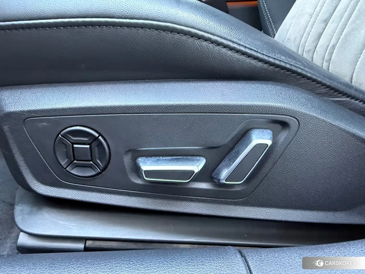 Audi A6L id 4576444 из Китая 9