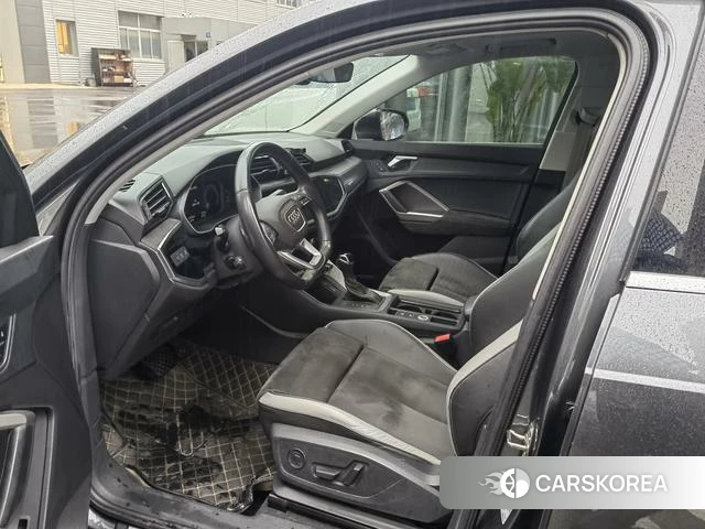 Audi Q3 2021 Темно-серый из Китая, фото 4