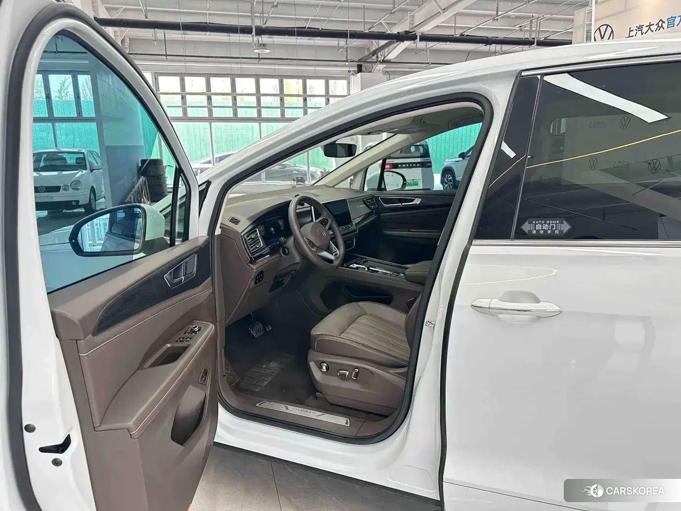 Volkswagen Viloran 2023 Белый из Китая, фото 5