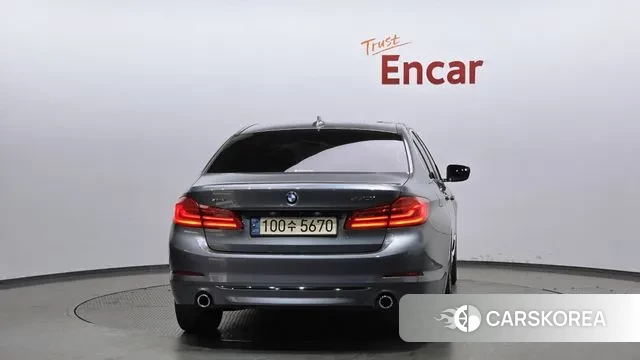 BMW 5 Series (G30) id 3641506 из Кореи 14