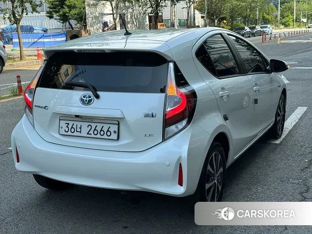 Toyota Prius C id 3000409 из Кореи 14