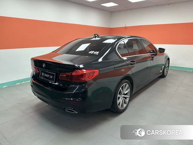 BMW 5 series 2018 Черный из Китая, фото 4